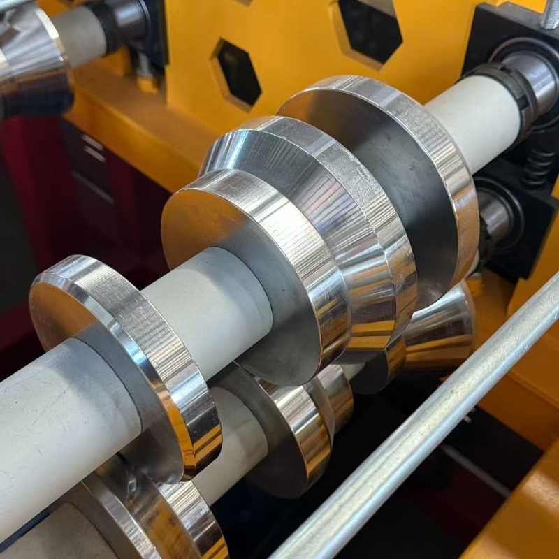 Eskatu aurrekontua Hot Roll Molding Linerako: Erosleek egiaztatu behar dituzten ezaugarri nagusiak