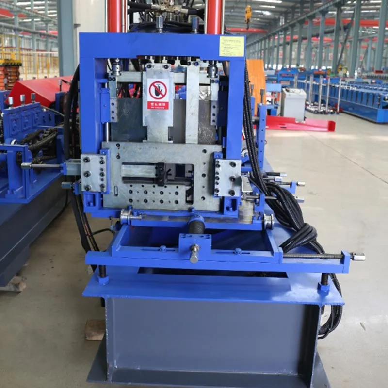 Erabat automatikoa CZ Purlin erroiluak osatzeko makina